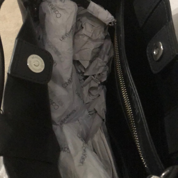 Calvin Klein Jacky Pebbled Leather Tote Bag - Picture 4 of 7